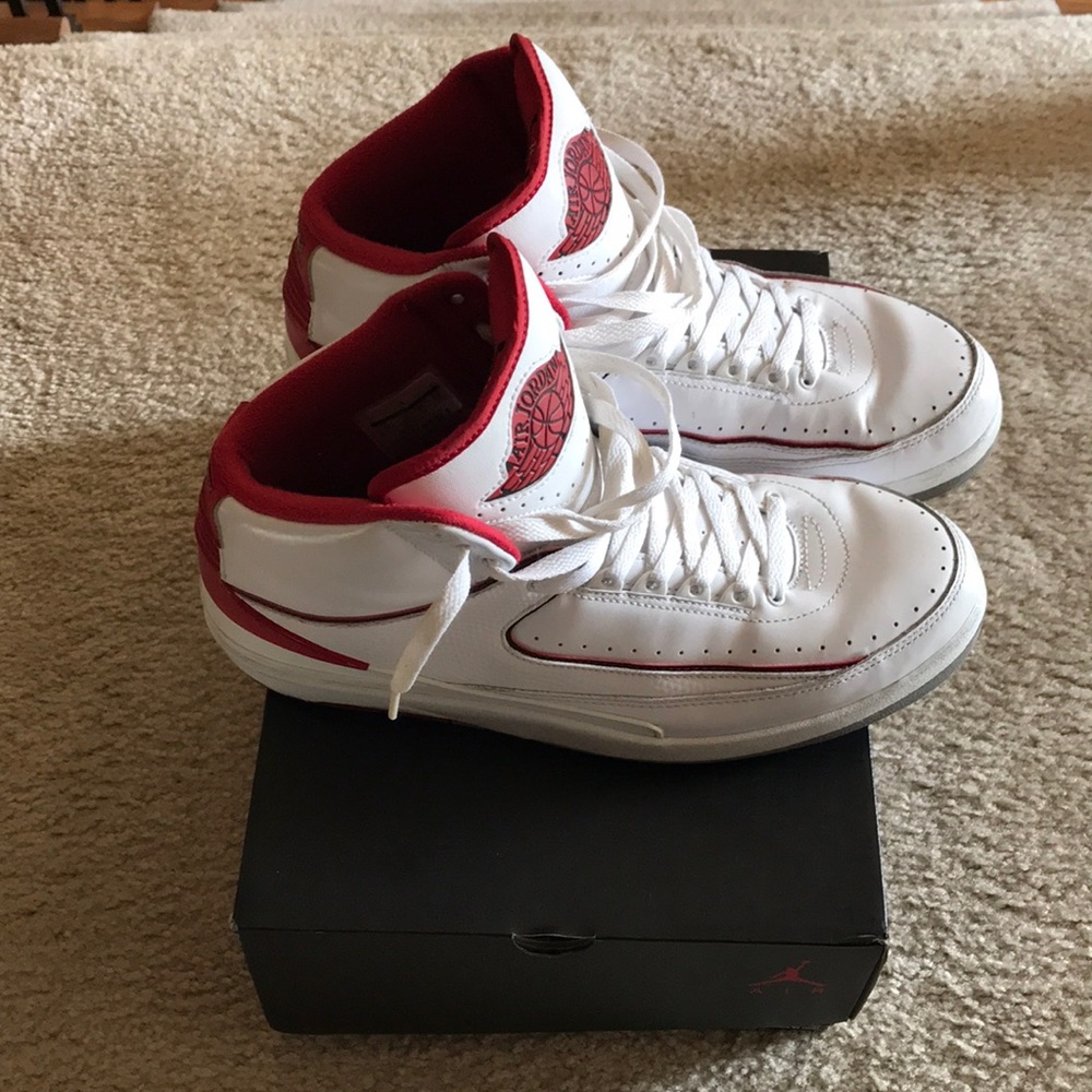 Air Jordan Retro 2 (2011 Pack) varsity 2s